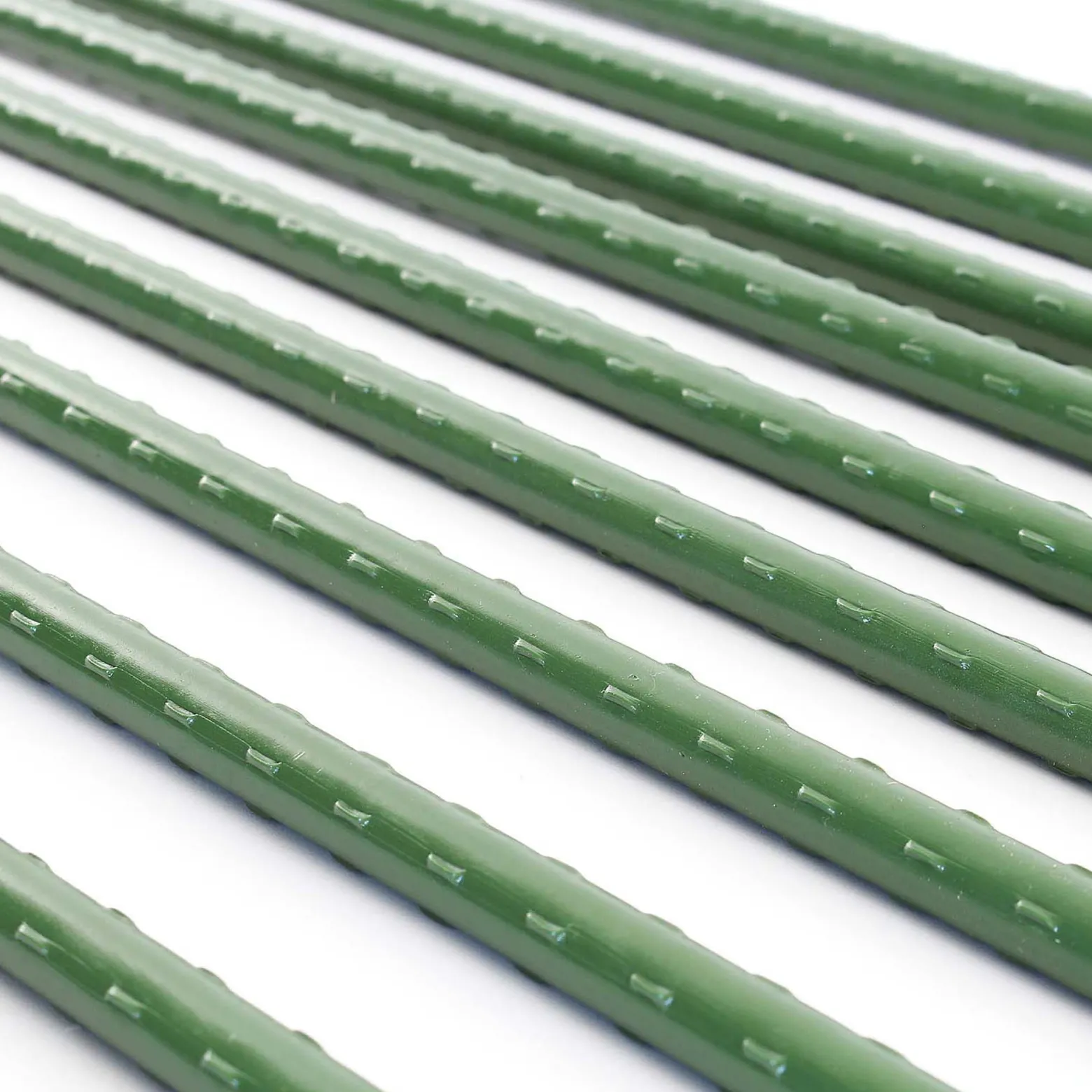 Toboli 40x Pflanzstäbe grün 60 cm Ø 8 mm Rankstäbe aus Metall und Kunststoff, Pflanzstangen für Tomaten und Kletterpflanzen