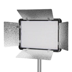 Walimex pro LED Versalight 500 Daylight Set bestehend aus Flächenleuchte, Lampenstativ bis 260 cm und 2 Akkus