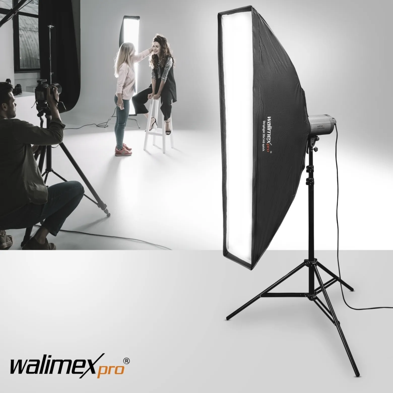 Walimex pro Studio Line Striplight Softbox – Streiflicht, 1400 x 300 x 600 mm - faltbar - mit Quick Assemble System, Grid, Innen- und Außendiffusor, Speedring - für Aufsteckblitz Studioblitz