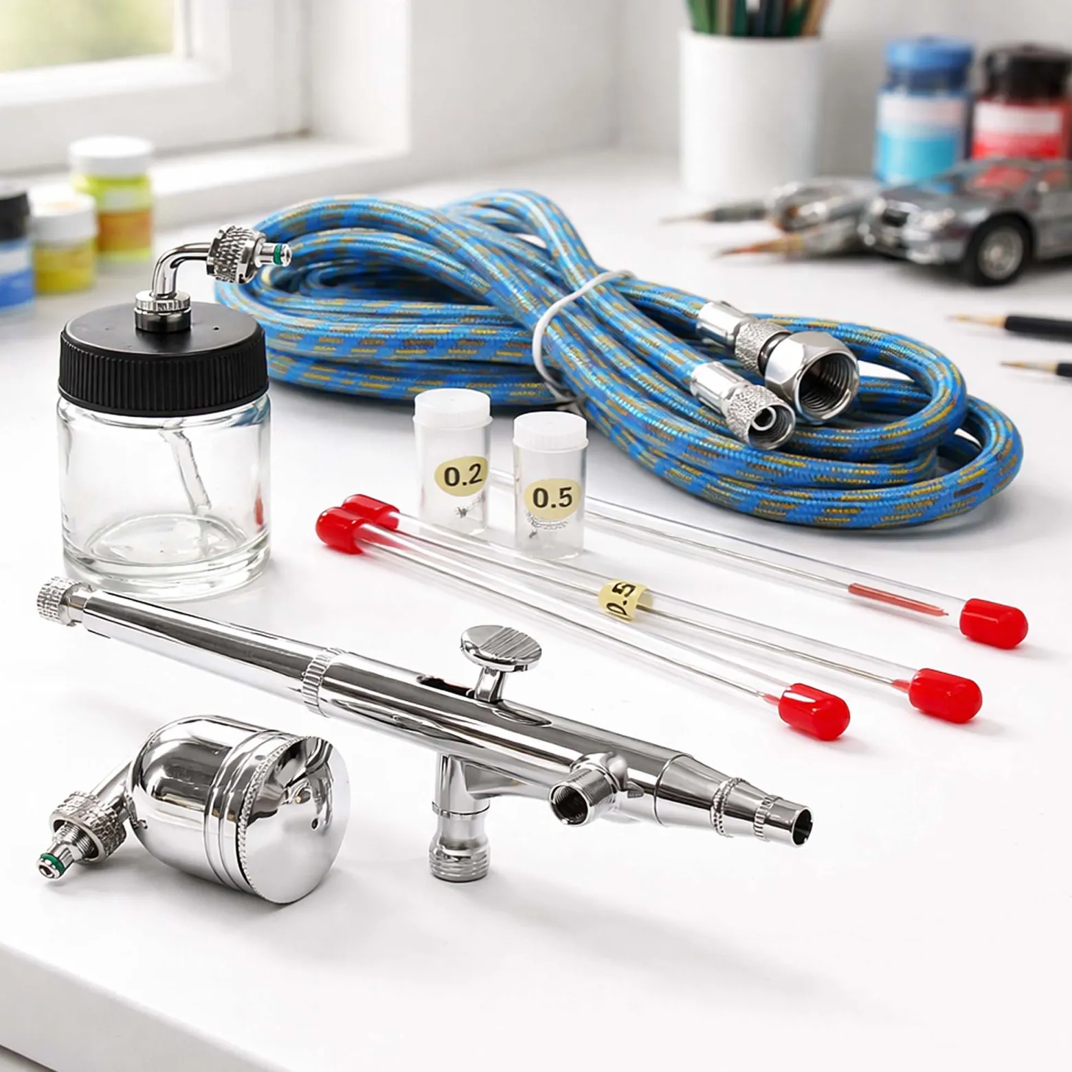 Wiltec Airbrush Pistole Typ 134K mit Double Action Funktion, Düse Ø 0,2-0,5 mm, 2 Farbbecher, Adapter für Modellbau, Nailart usw.