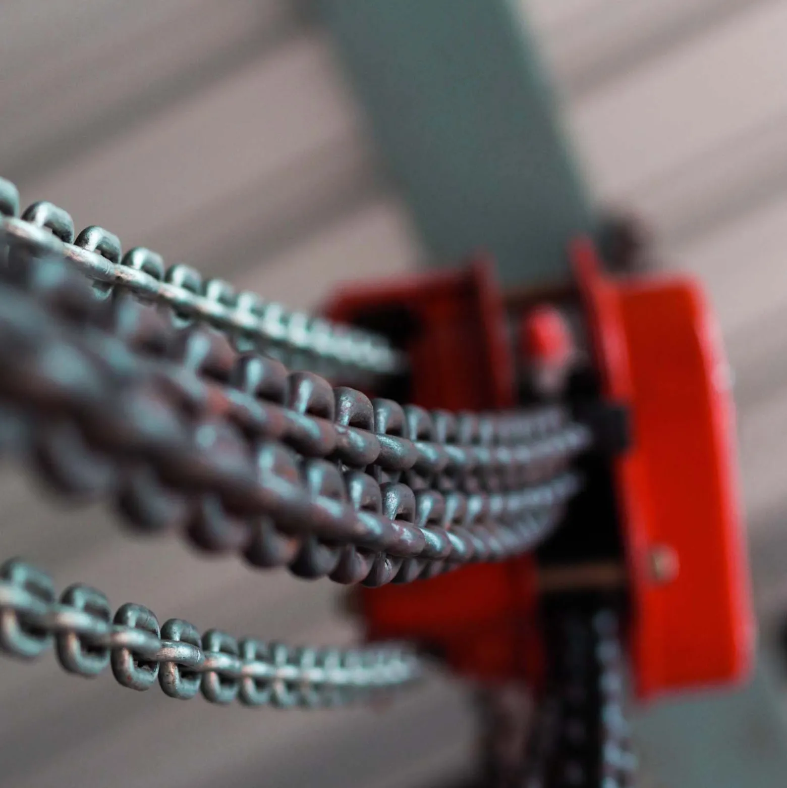 Wiltec Kettenzug mit 2000kg Traglast, 3 m Kettenlänge und 2,5 m Hubhöhe, für einfaches Lastenheben, Flaschenzug, Seilzug, Handseilwinde u.a. für Forst und Werkstatt