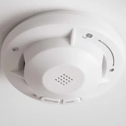 Wiltec Rauchmelder vernetzt 5x mit 10-Jahres-Batterie und Funktechnologie Fotoelektrischer Feuermelder mit 85 dB Alarm für effektiven Brandschutz in Wohnung und Haus