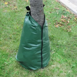 Wiltec 5x Baumbeutel 75L, Wassersack für 35-40 mm dicke Bäume, Bewässerungssack aus PVC für Bäume zur langfristigen Wasserabgabe bei Trockenheit