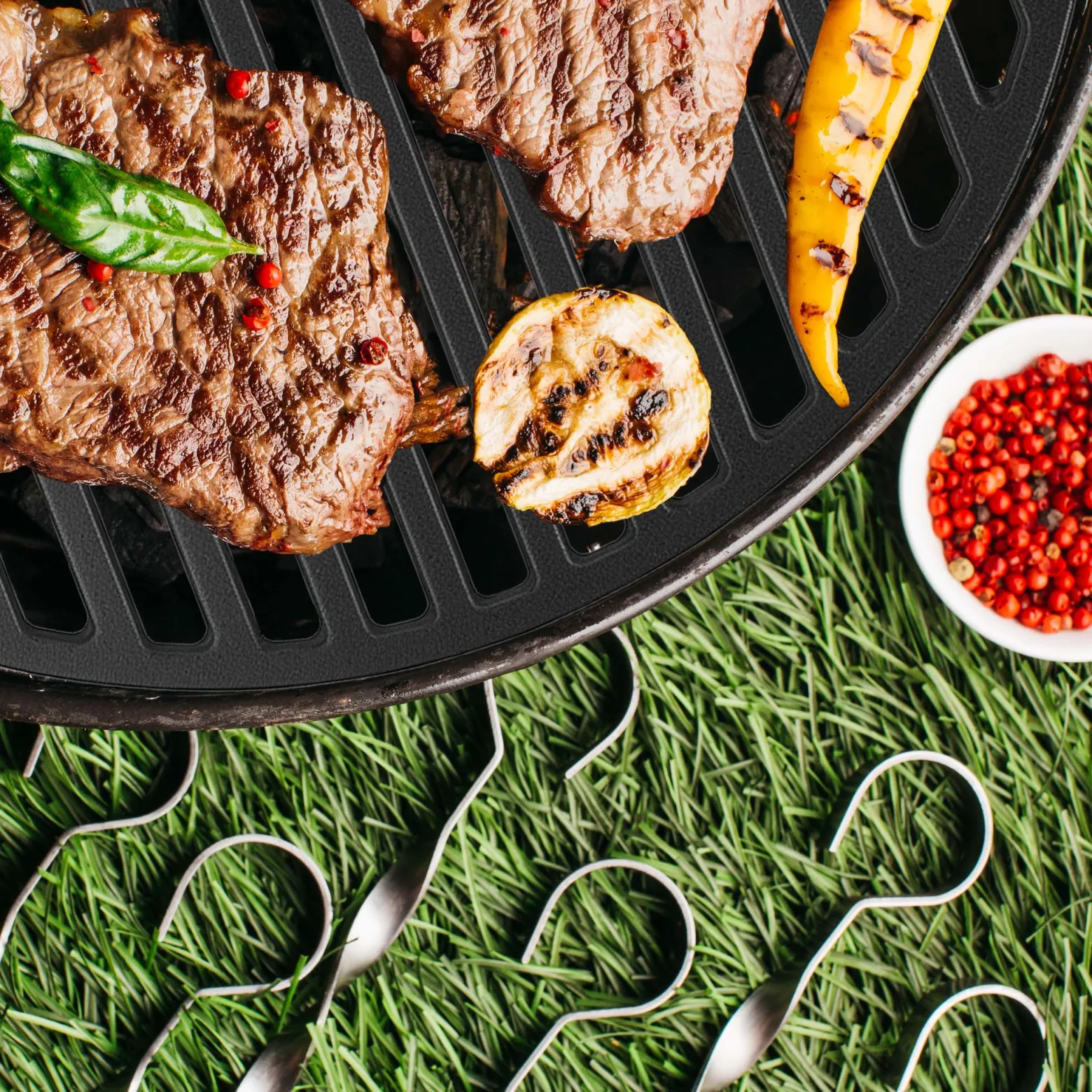 Wiltec 2x Gusseisen Grillrost 49,8 x 24,3 x 0,9 cm, Gussrost für Grill mit guter Hitzespeicherung, Grillgitter für typische Grillstreifen auf Grillgut, Grillzubehör für BBQ