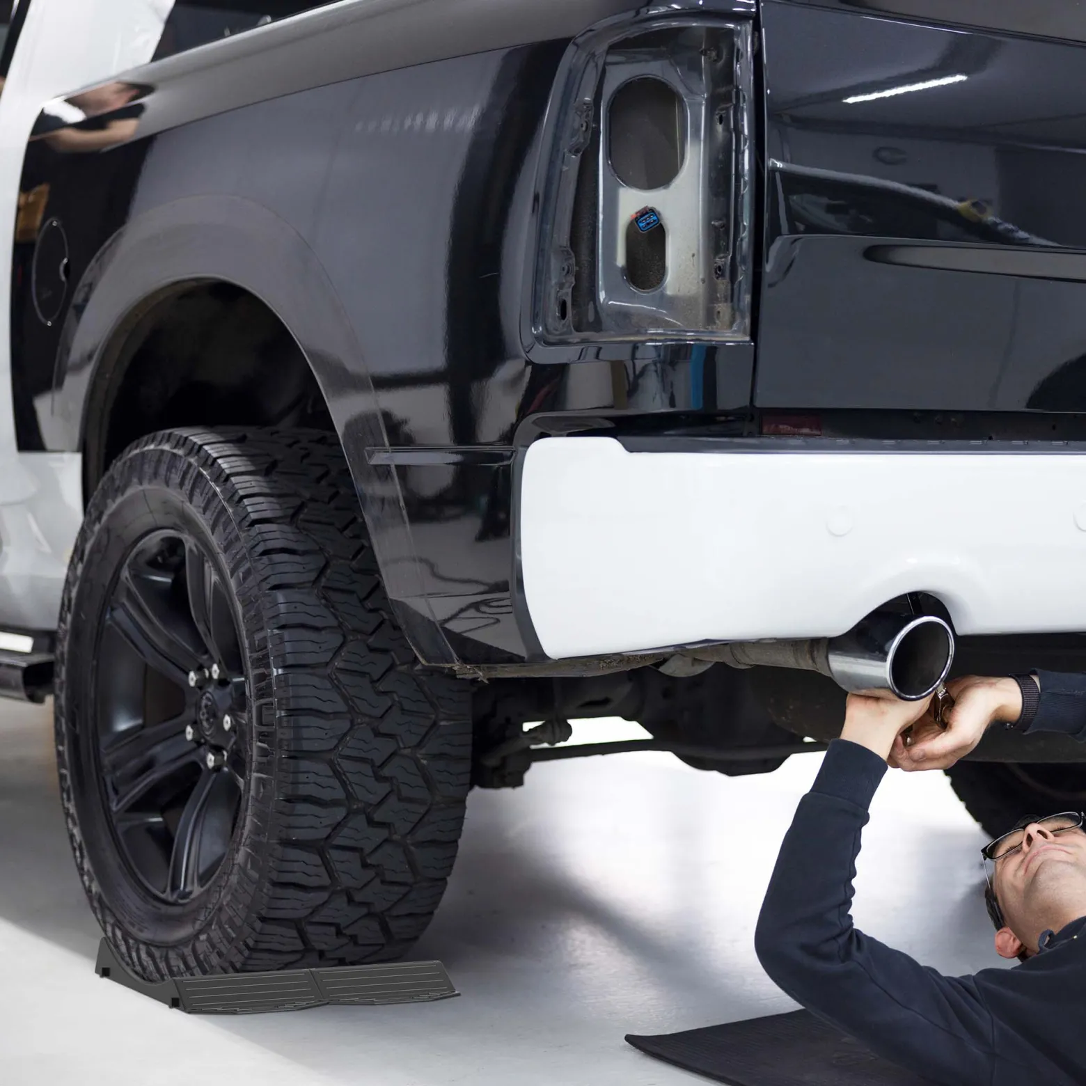 Wiltec XL Reifenschoner Set 2 Stück Reifenwiege zum Schutz vor Reifenschäden Reifenbett Auto verhindert die Verformung der Reifen Wohnwagen SUV Wohnmobil